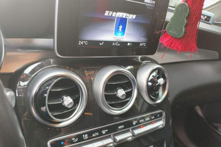 Used Mercedes-Benz GLC 2019 GLC 260 L 4MATIC Dynamic Model Audio And AC Panel