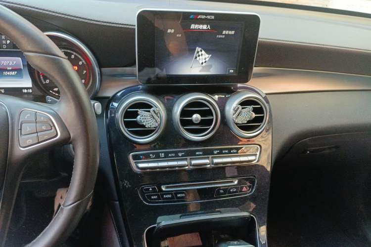Used Mercedes-Benz GLC 2019 GLC 260 4MATIC Luxury Model Audio And AC Panel