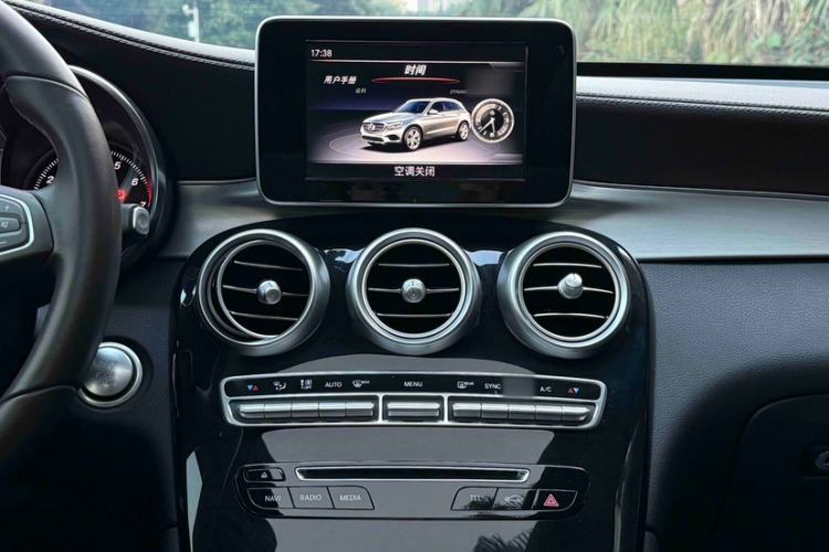Used Mercedes-Benz GLC 2019 GLC 200 L 4MATIC Audio And AC Panel