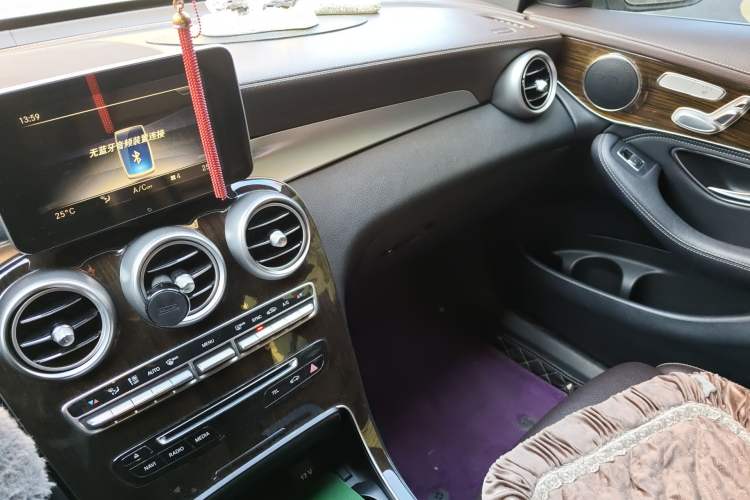 Used Mercedes-Benz GLC 2019 GLC 260 4MATIC Luxury Model Audio And AC Panel