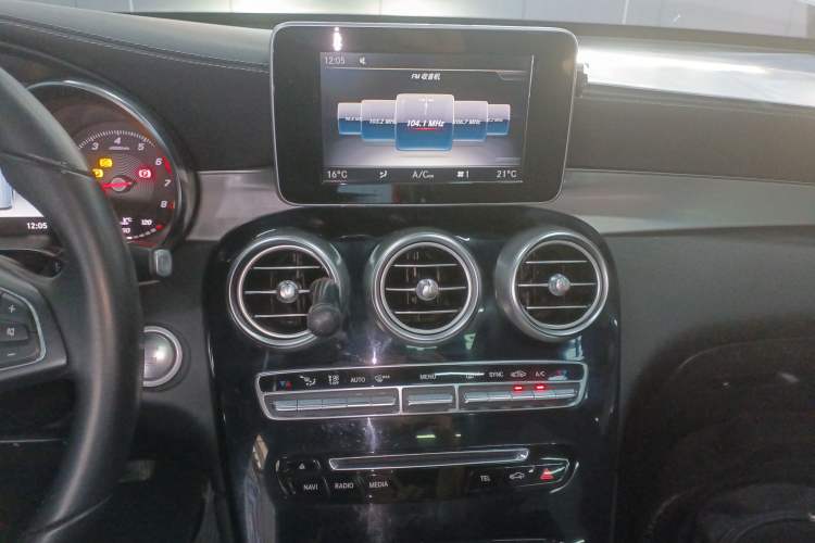 Used Mercedes-Benz GLC 2019 GLC 200 L 4MATIC Audio And AC Panel