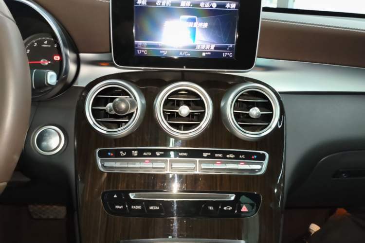 Used Mercedes-Benz GLC 2019 Facelift GLC 260 L 4MATIC Luxury Model Audio And AC Panel