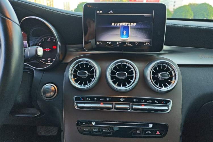 Used Mercedes-Benz GLC 2019 GLC 300 L 4MATIC Dynamic Model Audio And AC Panel