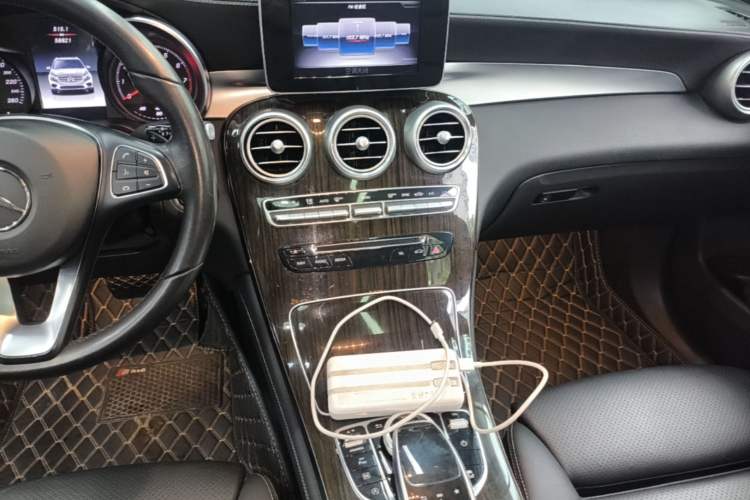 Used Mercedes-Benz GLC 2019 GLC 260 L 4MATIC Dynamic Model Audio And AC Panel