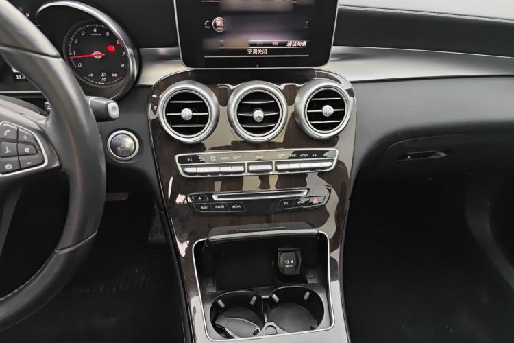 Used Mercedes-Benz GLC 2019 GLC 260 L 4MATIC Dynamic Model Audio And AC Panel