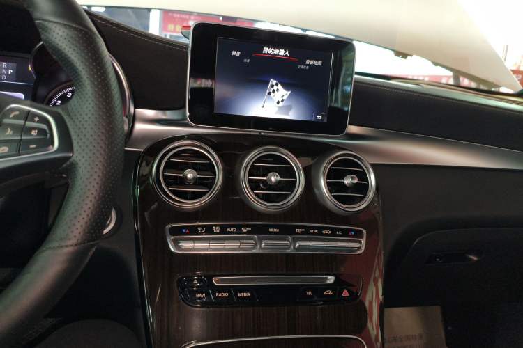 Used Mercedes-Benz GLC 2019 Facelift GLC 260 L 4MATIC Luxury Model Audio And AC Panel