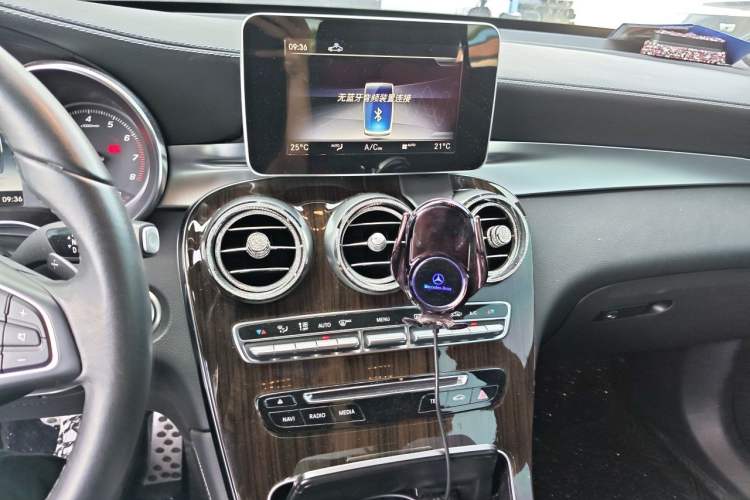 Used Mercedes-Benz GLC 2019 GLC 260 L 4MATIC Dynamic Model Audio And AC Panel
