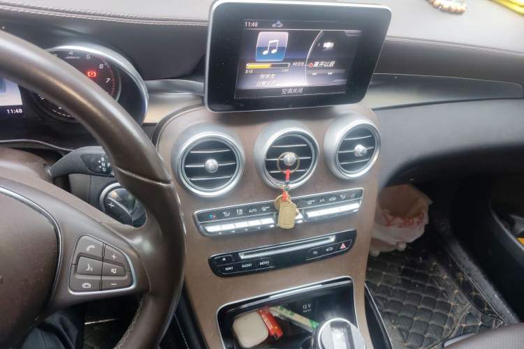 Used Mercedes-Benz GLC 2019 GLC 300 L 4MATIC Dynamic Model Audio And AC Panel