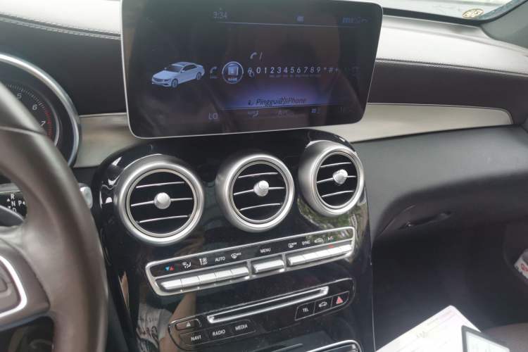 Used Mercedes-Benz GLC 2019 GLC 200 L 4MATIC Audio And AC Panel