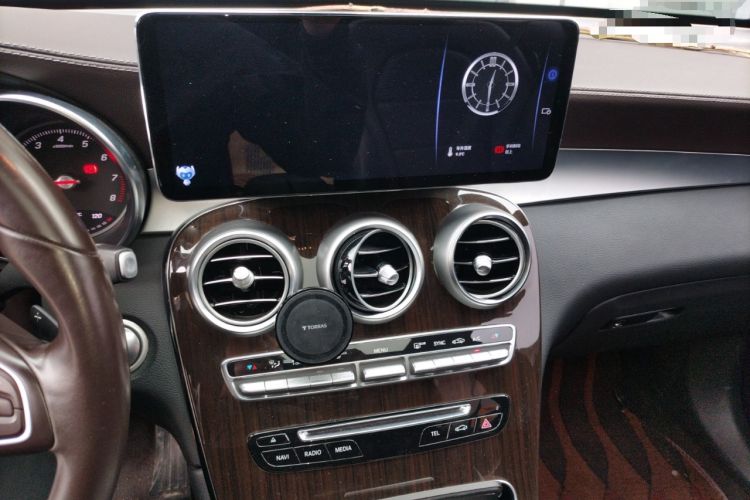 Used Mercedes-Benz GLC 2019 GLC 260 4MATIC Dynamic Edition Audio And AC Panel