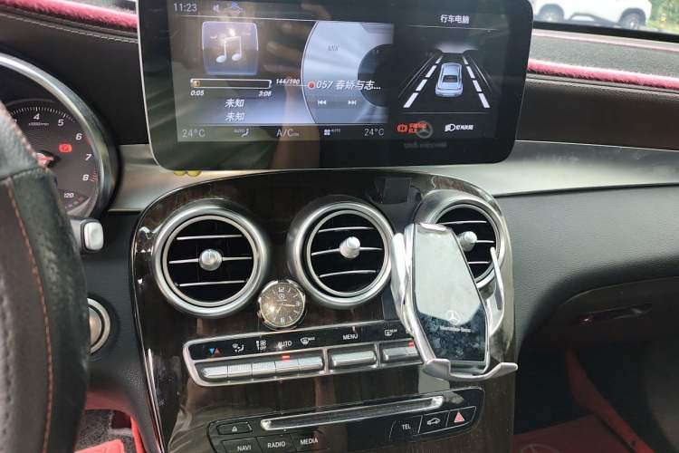 Used Mercedes-Benz GLC 2019 Facelift GLC 260 L 4MATIC Luxury Model Audio And AC Panel