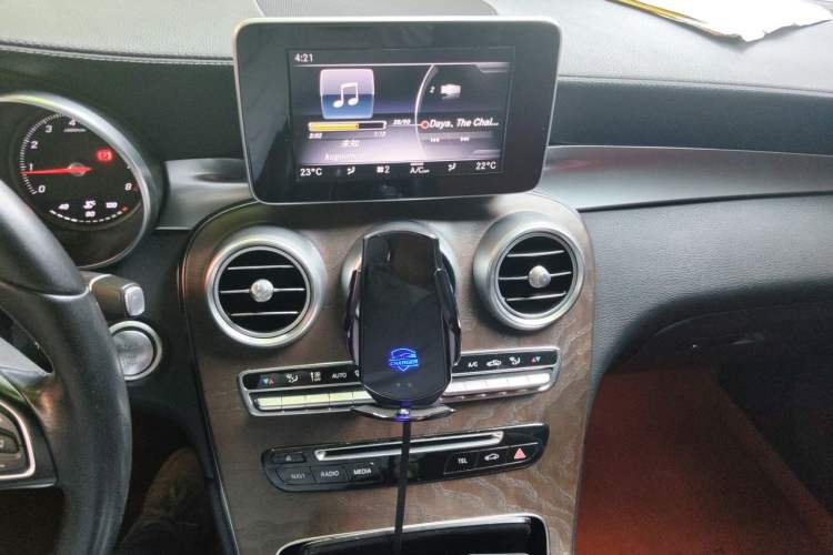 Used Mercedes-Benz GLC 2019 GLC 300 L 4MATIC Dynamic Model Audio And AC Panel