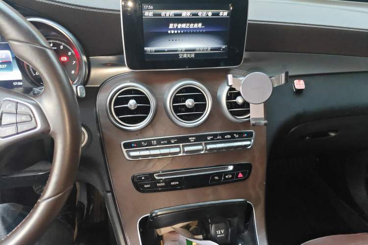 Used Mercedes-Benz GLC 2019 GLC 300 L 4MATIC Dynamic Model Audio And AC Panel