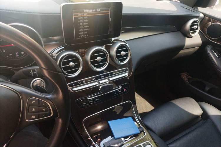 Used Mercedes-Benz GLC 2019 GLC 260 L 4MATIC Dynamic Model Audio And AC Panel