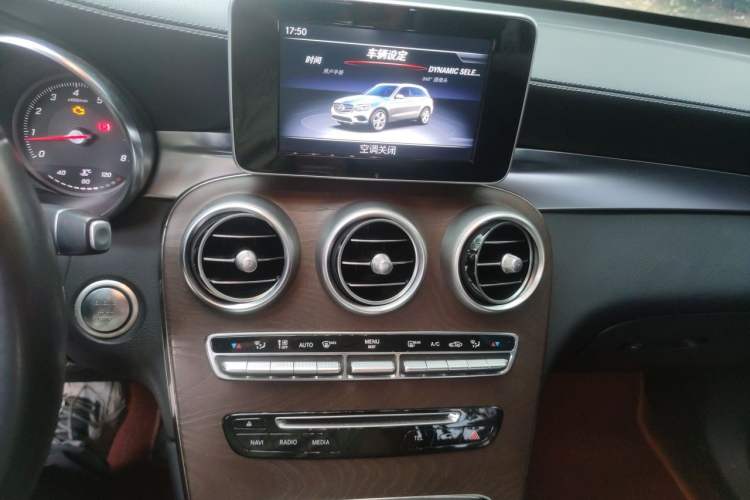 Used Mercedes-Benz GLC 2019 GLC 300 L 4MATIC Dynamic Model Audio And AC Panel