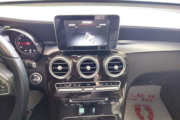 Used Mercedes-Benz GLC 2019 GLC 260 L 4MATIC Luxury Model Audio And AC Panel