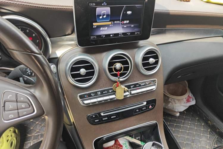 Used Mercedes-Benz GLC 2019 GLC 300 L 4MATIC Dynamic Model Audio And AC Panel