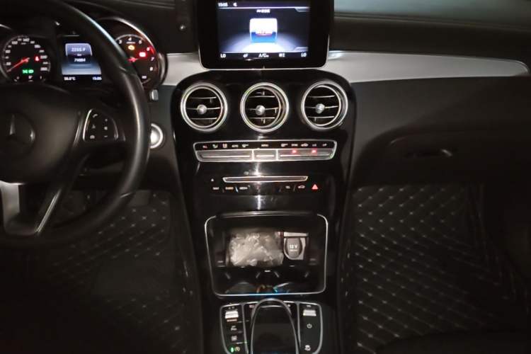 Used Mercedes-Benz GLC 2019 GLC 200 L 4MATIC Audio And AC Panel