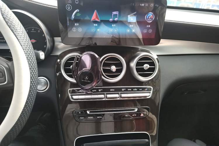 Used Mercedes-Benz GLC 2019 GLC 260 L 4MATIC Dynamic Model Audio And AC Panel