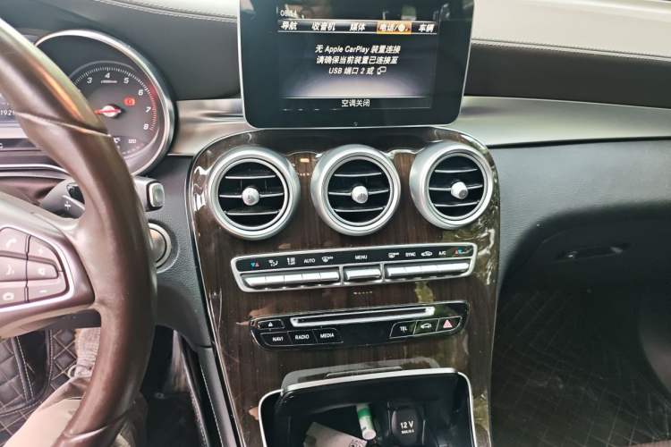Used Mercedes-Benz GLC 2019 Facelift GLC 260 L 4MATIC Luxury Model Audio And AC Panel