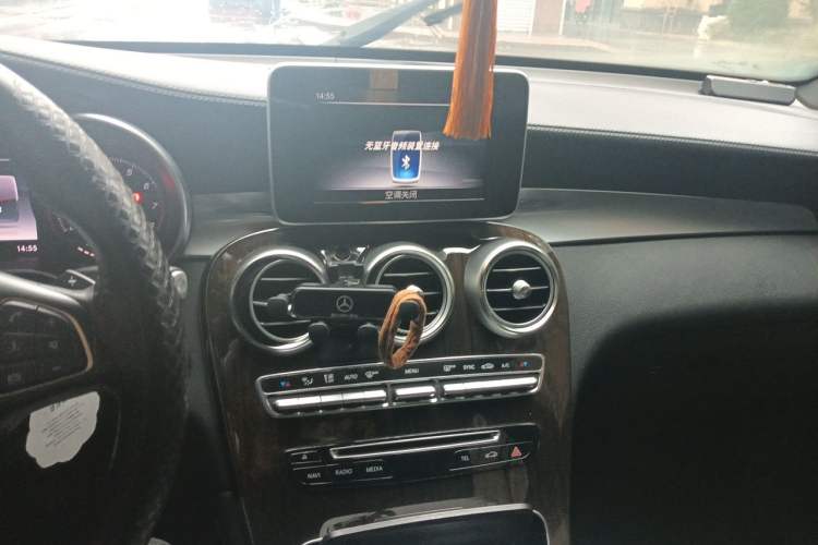 Used Mercedes-Benz GLC 2019 GLC 260 L 4MATIC Dynamic Model Audio And AC Panel