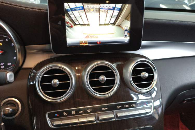 Used Mercedes-Benz GLC 2019 GLC 260 L 4MATIC Dynamic Model Audio And AC Panel