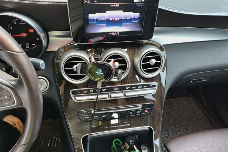 Used Mercedes-Benz GLC 2019 Facelift GLC 260 L 4MATIC Luxury Model Audio And AC Panel