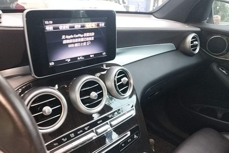 Used Mercedes-Benz GLC 2019 GLC 260 4MATIC Luxury Model Audio And AC Panel