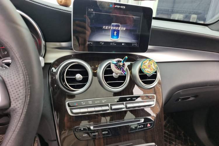 Used Mercedes-Benz GLC 2019 Facelift GLC 260 L 4MATIC Luxury Model Audio And AC Panel