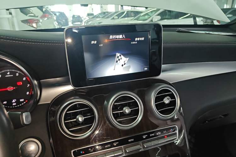 Used Mercedes-Benz GLC 2019 GLC 260 L 4MATIC Dynamic Model Audio And AC Panel