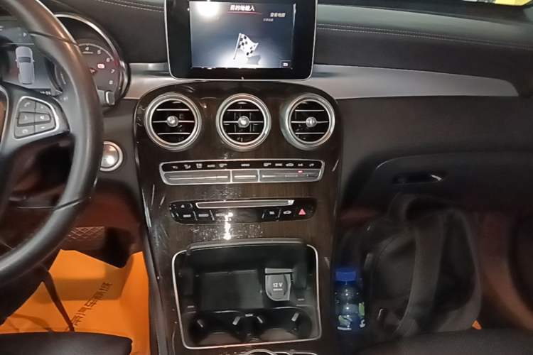 Used Mercedes-Benz GLC 2019 GLC 260 4MATIC Luxury Model Audio And AC Panel