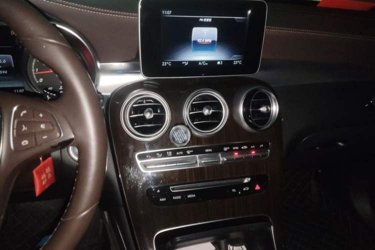 Used Mercedes-Benz GLC 2019 Facelift GLC 260 L 4MATIC Luxury Model Audio And AC Panel
