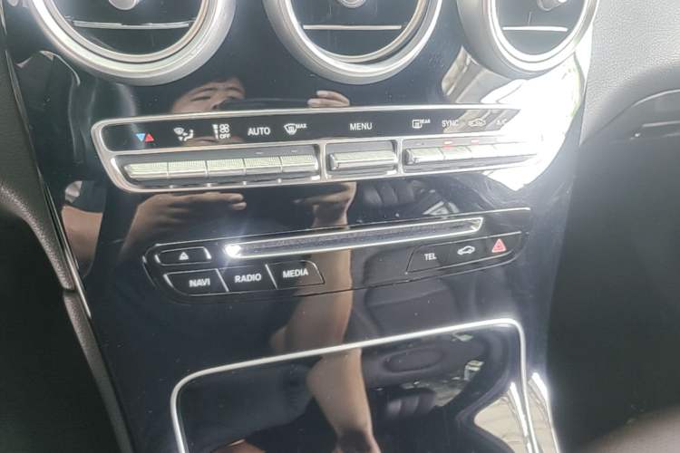 Used Mercedes-Benz GLC 2019 GLC 200 L 4MATIC Audio And AC Panel