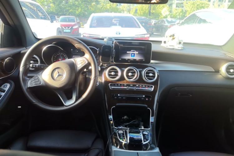 Used Mercedes-Benz GLC 2019 GLC 260 L 4MATIC Dynamic Model Center Console