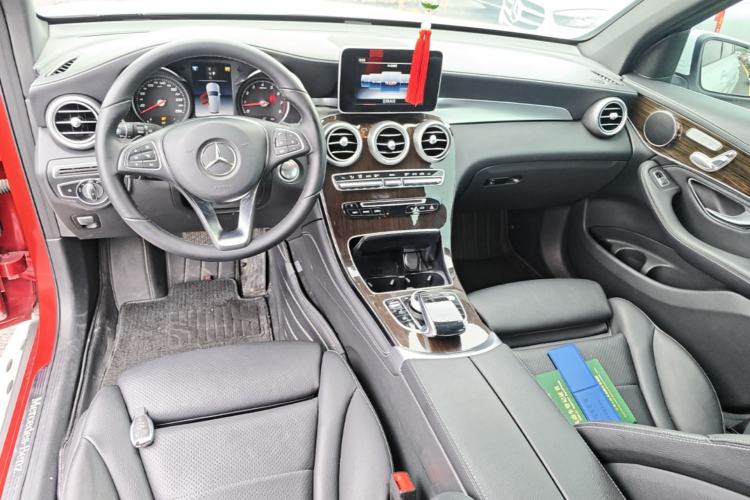 Used Mercedes-Benz GLC 2019 GLC 260 L 4MATIC Dynamic Model Center Console