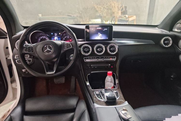 Used Mercedes-Benz GLC 2019 Facelift GLC 260 L 4MATIC Luxury Model Center Console