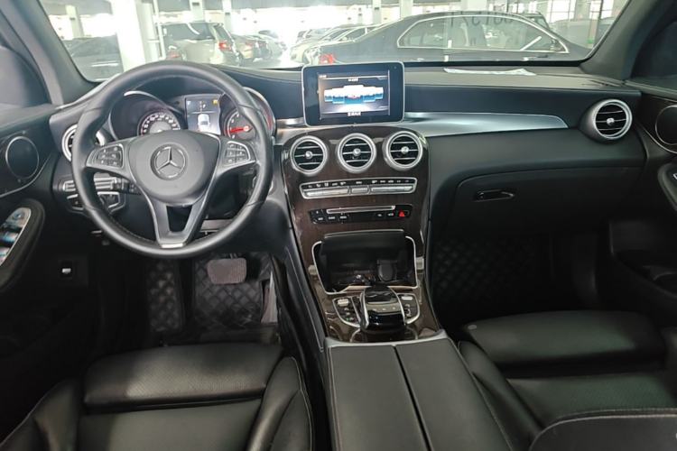 Used Mercedes-Benz GLC 2019 GLC 260 L 4MATIC Dynamic Model Center Console