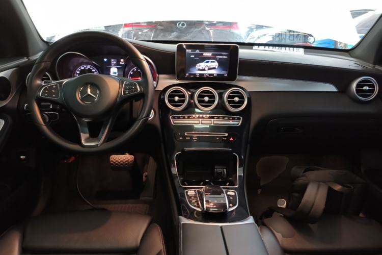 Used Mercedes-Benz GLC 2019 GLC 200 L 4MATIC Center Console