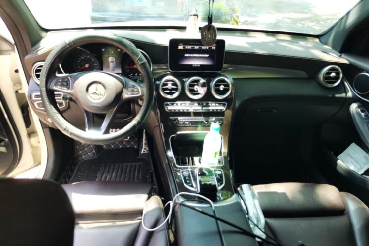 Used Mercedes-Benz GLC 2019 GLC 260 L 4MATIC Dynamic Model Center Console