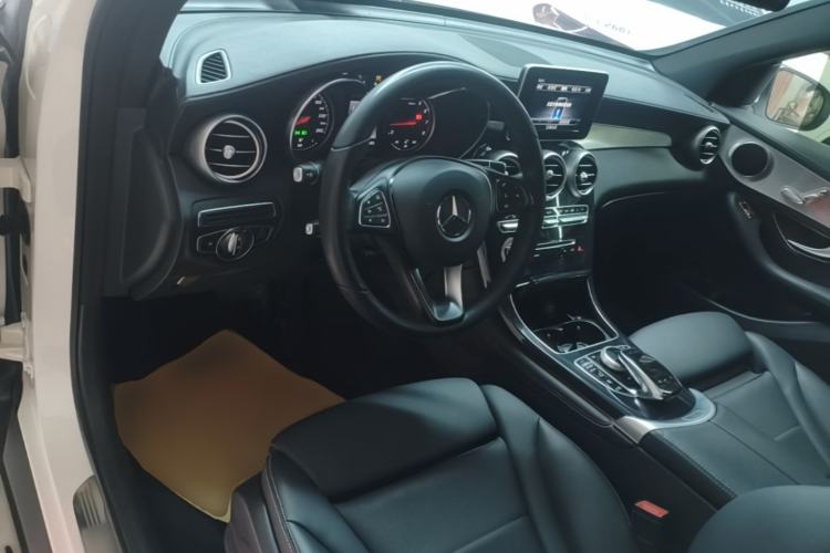Used Mercedes-Benz GLC 2019 GLC 200 L 4MATIC Center Console