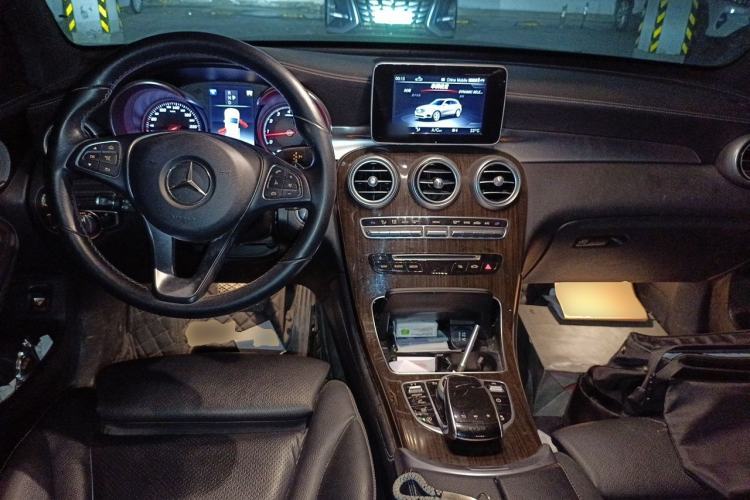 Used Mercedes-Benz GLC 2019 GLC 260 L 4MATIC Dynamic Model Center Console