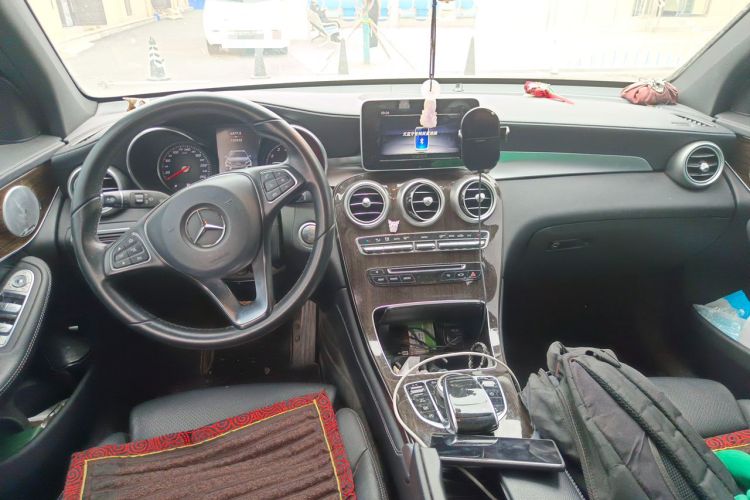 Used Mercedes-Benz GLC 2019 GLC 260 L 4MATIC Dynamic Model Center Console