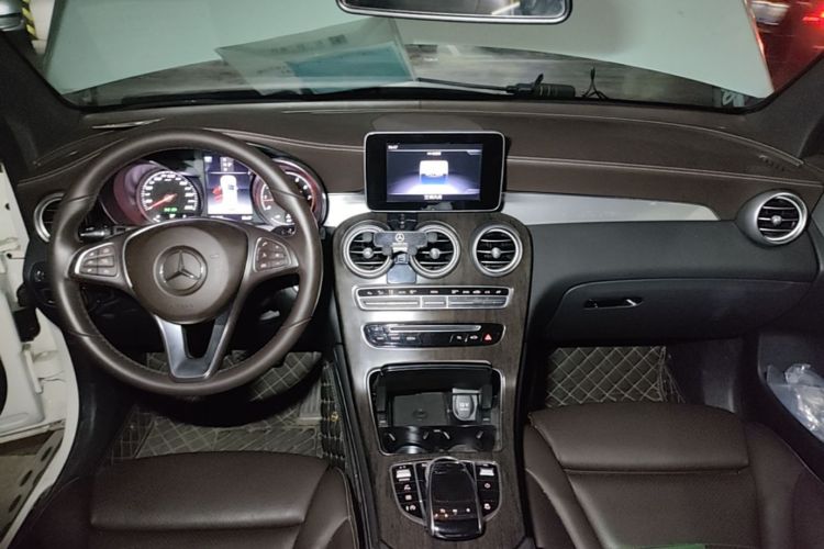 Used Mercedes-Benz GLC 2019 GLC 200 4MATIC Center Console