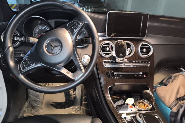 Used Mercedes-Benz GLC 2019 Facelift GLC 260 L 4MATIC Luxury Model Center Console