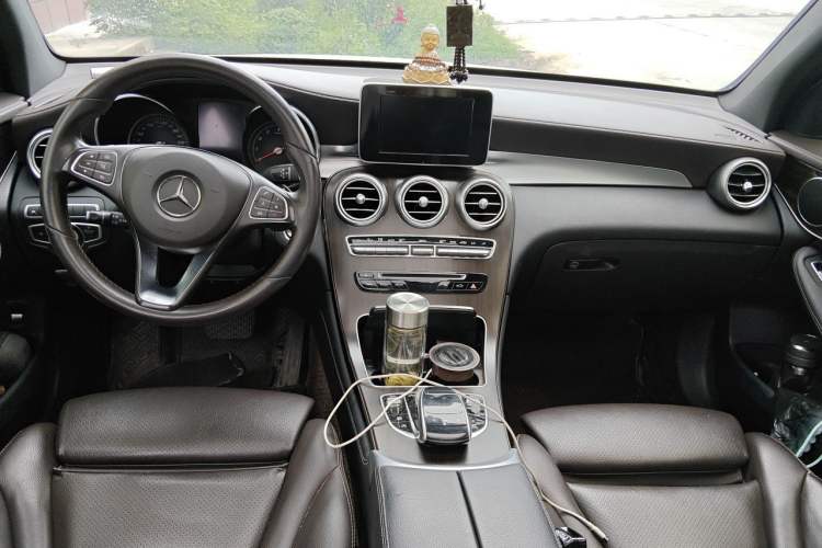 Used Mercedes-Benz GLC 2019 Facelift GLC 260 L 4MATIC Luxury Model Center Console