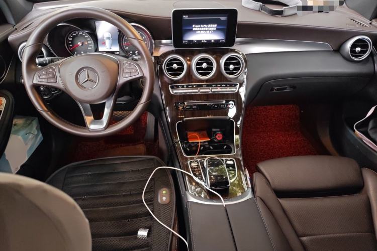 Used Mercedes-Benz GLC 2019 GLC 260 L 4MATIC Dynamic Model Center Console