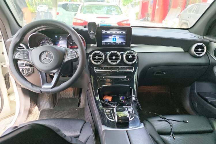 Used Mercedes-Benz GLC 2019 GLC 200 4MATIC Center Console
