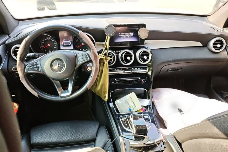 Used Mercedes-Benz GLC 2019 GLC 200 L 4MATIC Center Console