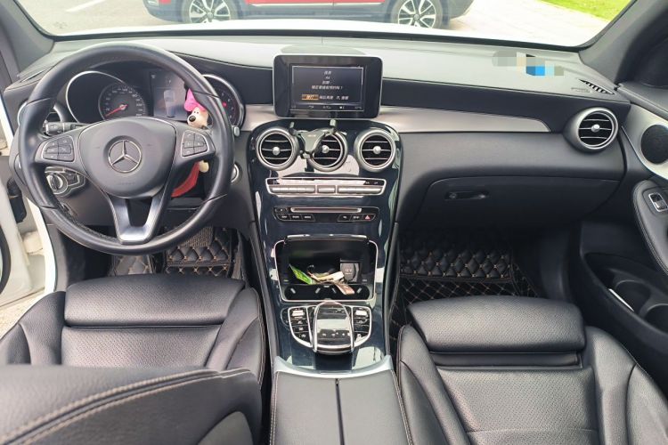 Used Mercedes-Benz GLC 2019 GLC 200 L 4MATIC Center Console