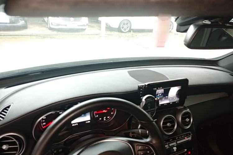 Used Mercedes-Benz GLC 2019 GLC 200 L 4MATIC Center Console